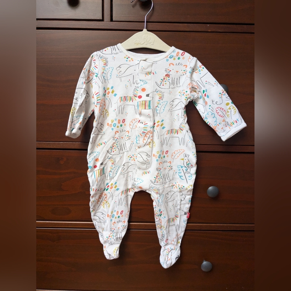 Magnetic me pajamas sz 6-9 mo colorful animal print